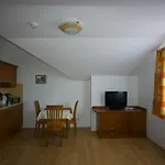 Apartment Szerencsemak Panzio Kehidakustany