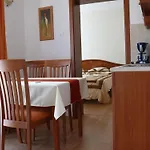 Szerencsemak Panzio Apartmán Kehidakustány