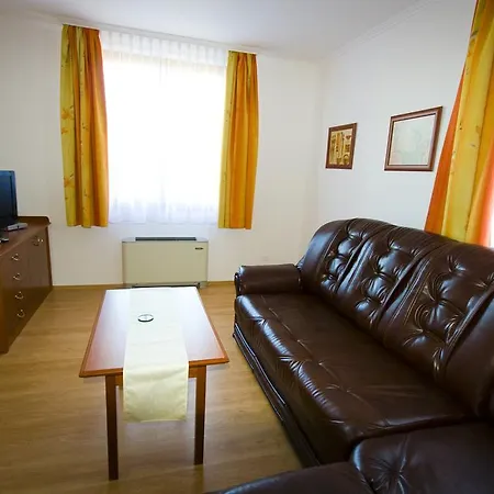 Apartment Szerencsemak Panzio