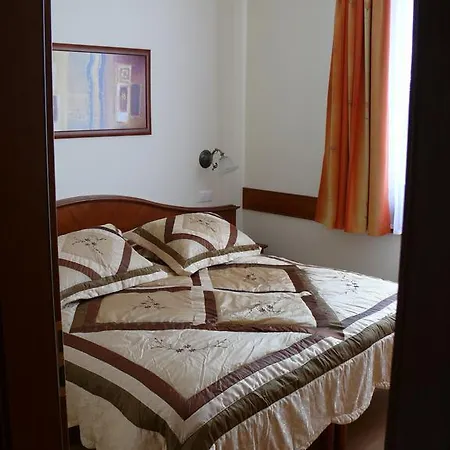 Apartment Szerencsemak Panzio