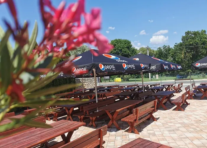 Szerencsemak Panzio Kehidakustány