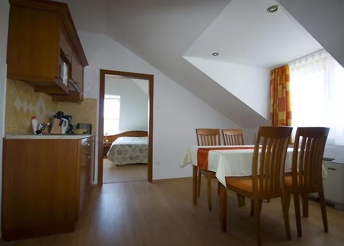 Szerencsemak Panzio Kehidakustány