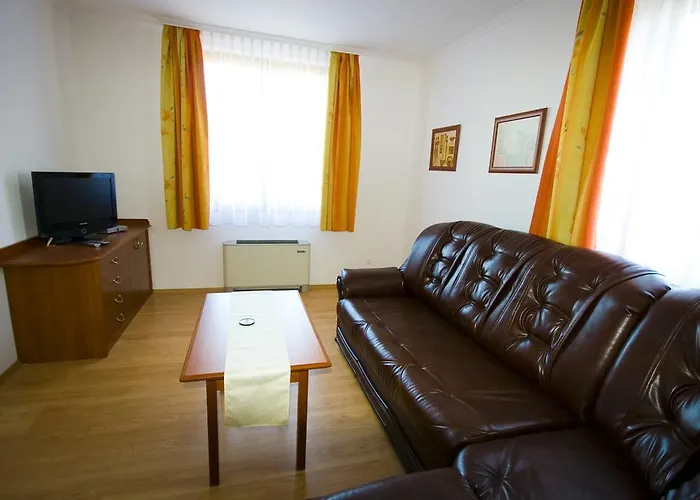 דירה Szerencsemak Panzio