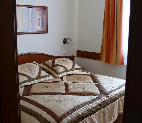 דירה Szerencsemak Panzio